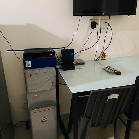 מנילה Shore Residence D7 Near Mall Of Asia & Airport מראה חיצוני תמונה