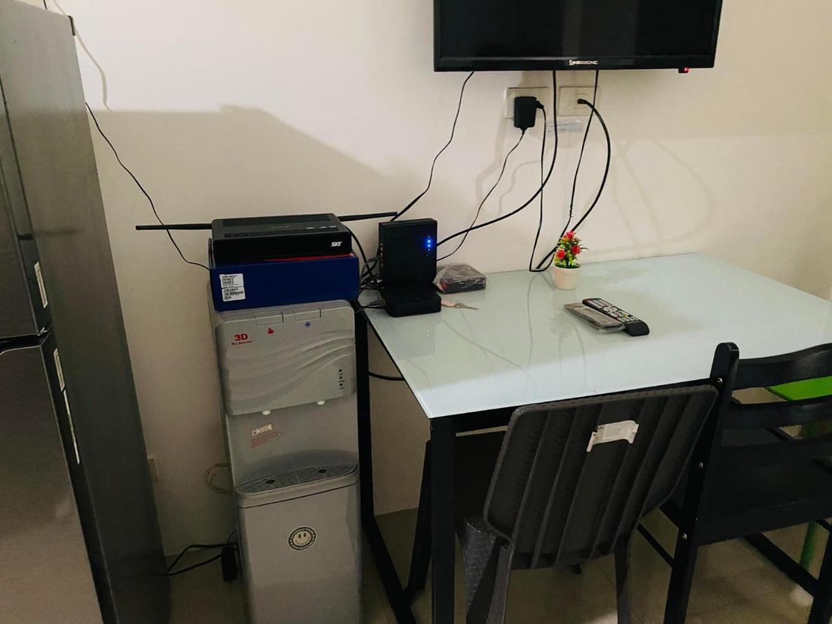 מנילה Shore Residence D7 Near Mall Of Asia & Airport מראה חיצוני תמונה